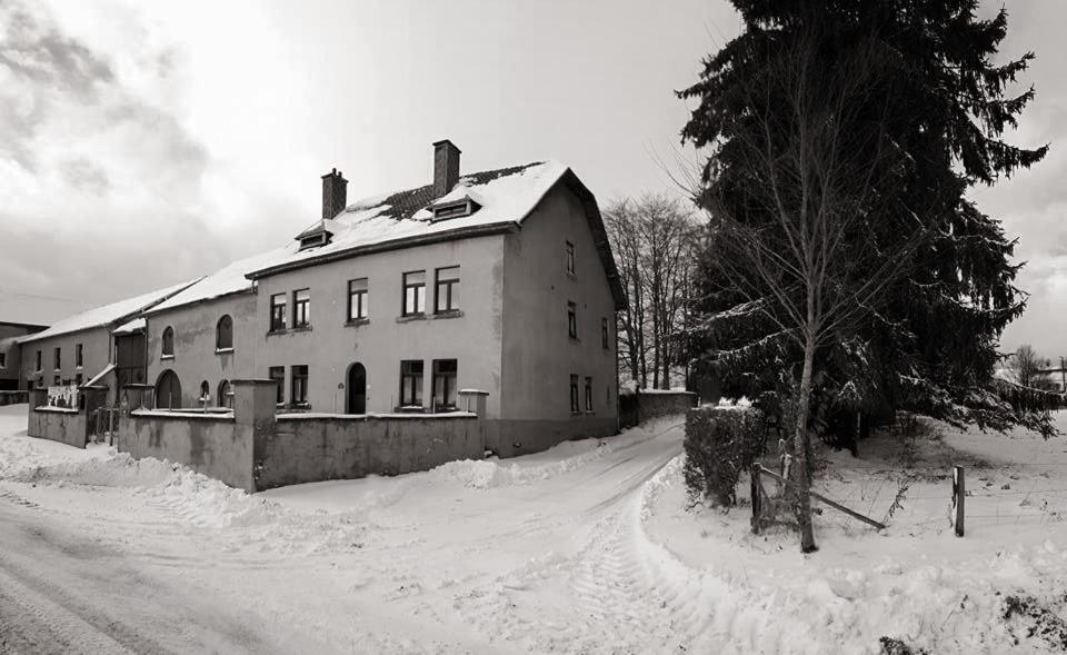 Santa Fe - Lutrebois Acomodação com café da manhã Bastogne Exterior foto
